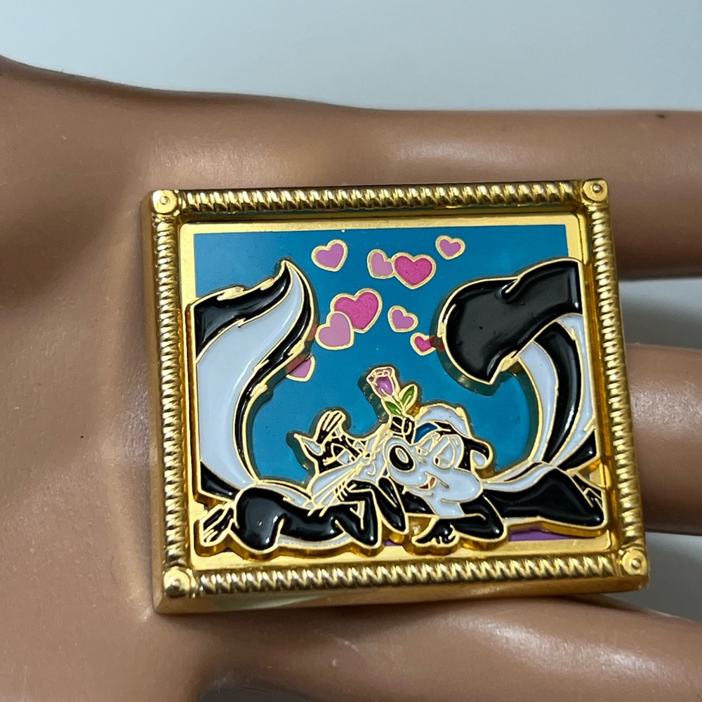 Warner Bros. 1994 Vintage Metal Pepe Le Pew Brooch Pin Looney Tunes - Picture 2 of 7